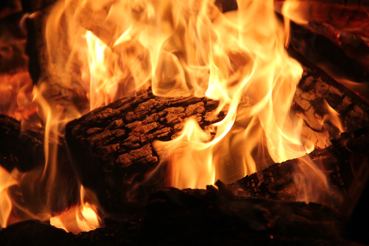 Expert Fireplace Cleaning in Santa Fe Springs, CA Professional Fireplace Cleaning Services In Santa Fe Springs California